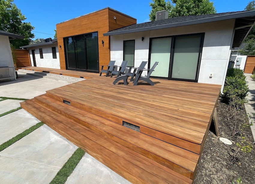 IPE deck and cedar siding in Saratoga after professional sanding and oil refinishing